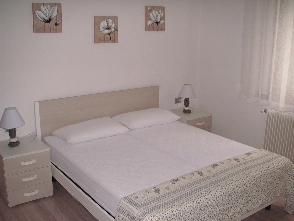 Casa Ferrari Monica Apartment Calceranica al Lago Bilik gambar